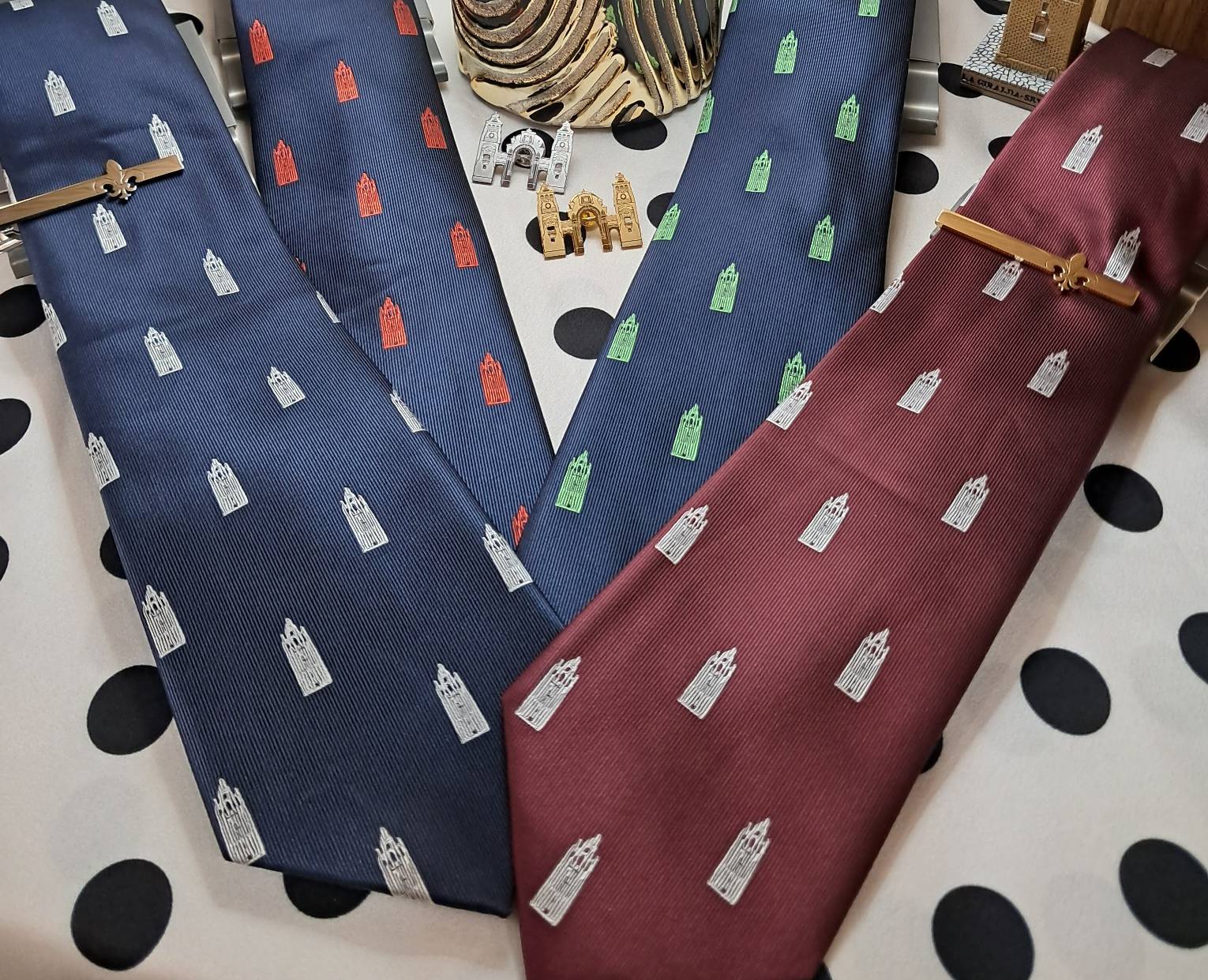 Corbata Giralda